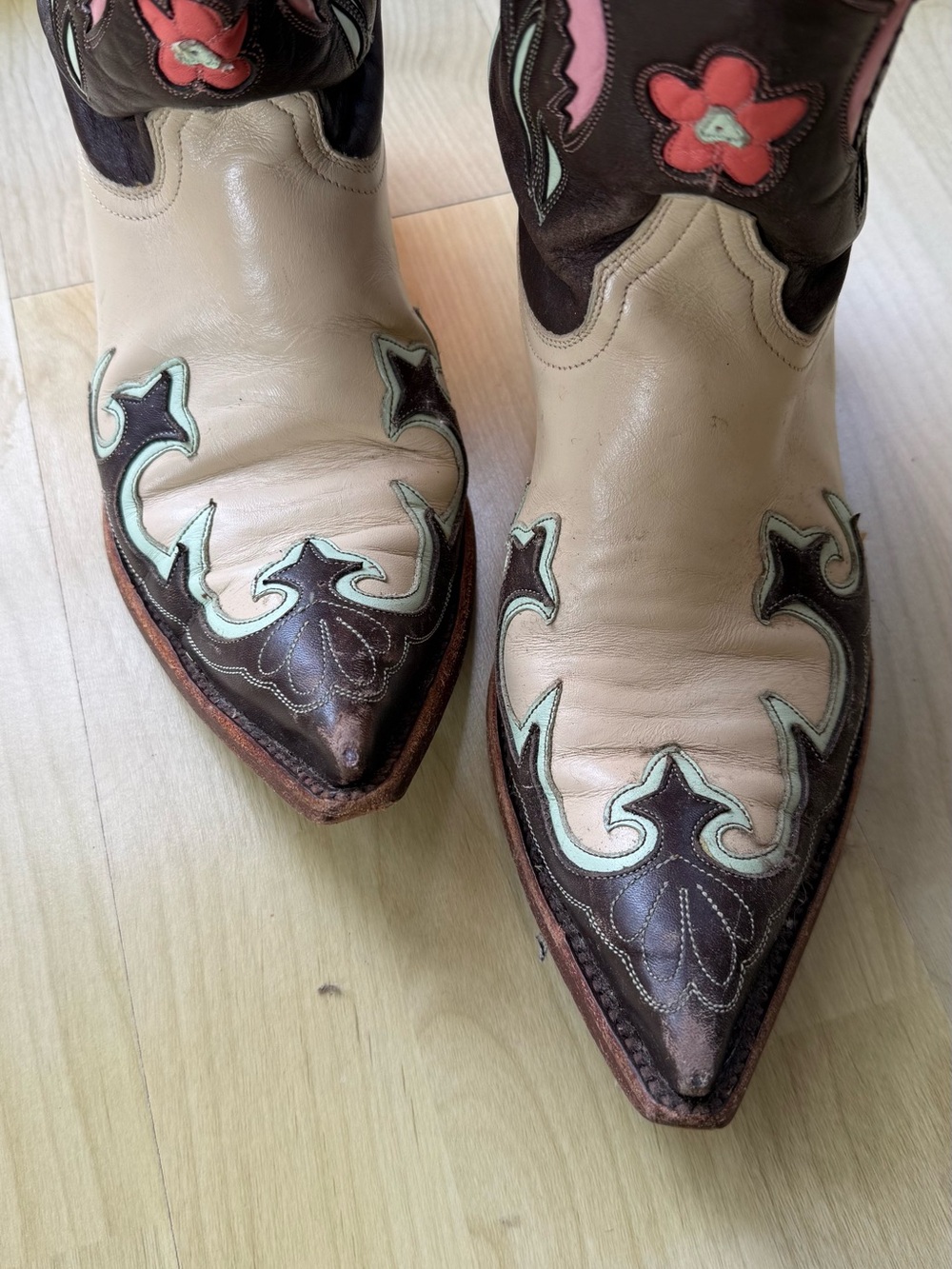 Old Gringo Cream, Brown and Pink Floral Appliqué Western Boots - Picture 2 of 6